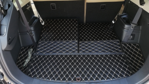 Thảm lót cốp ô tô Mitsubishi Outlander giá tại xưởng, rẻ nhất Hà Nội, TPHCM